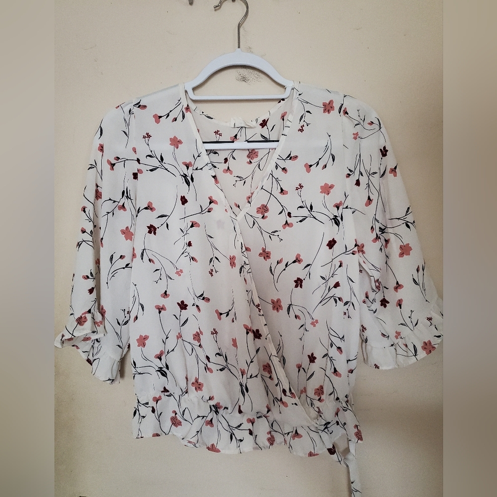 Floral wrap blouse v neck tie front
